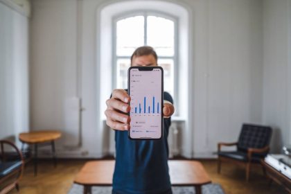 Les avantages et risques de recourir au prêt à taux variable pour un investissement immobilier en 2024.