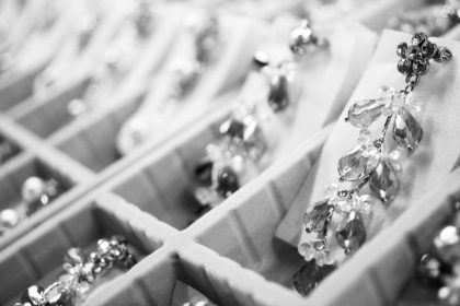 Les obligations légales d’une bijouterie en matière d’assurance